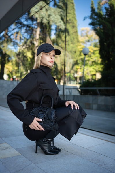 Късо  NOIR UTILITY яке от пике с колан 